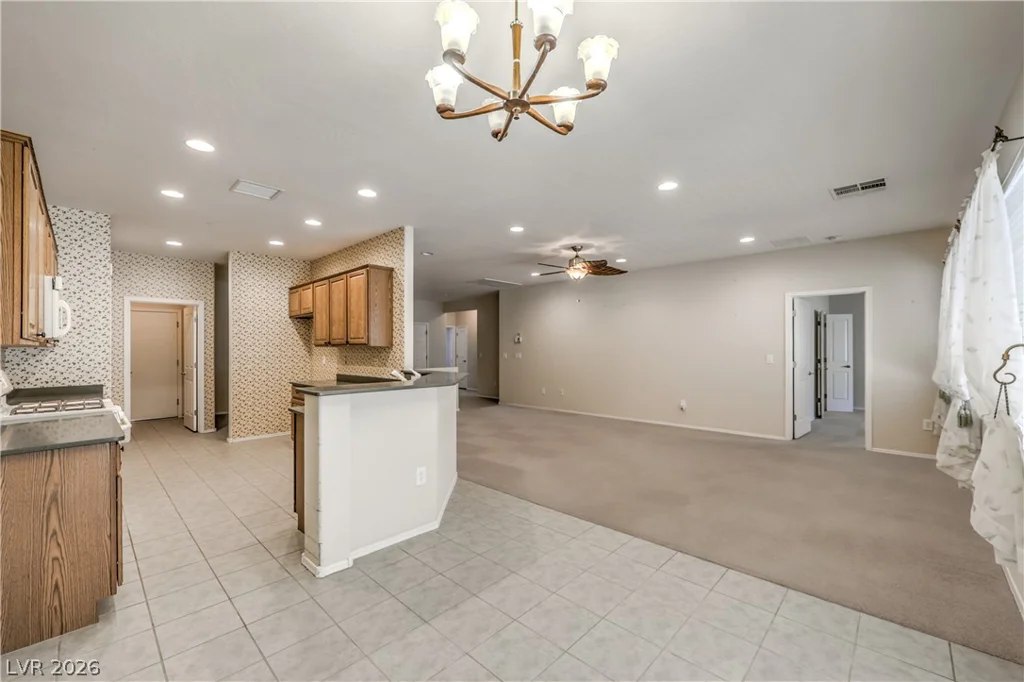 2512 Cosmic Dust, Henderson, NV 89044