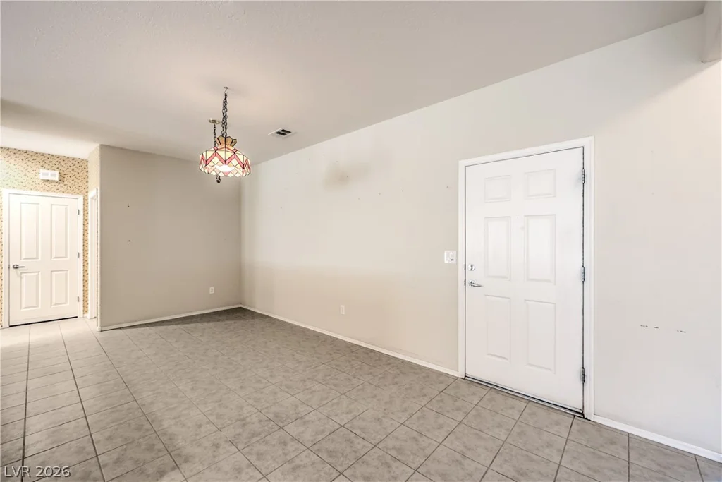 2512 Cosmic Dust, Henderson, NV 89044