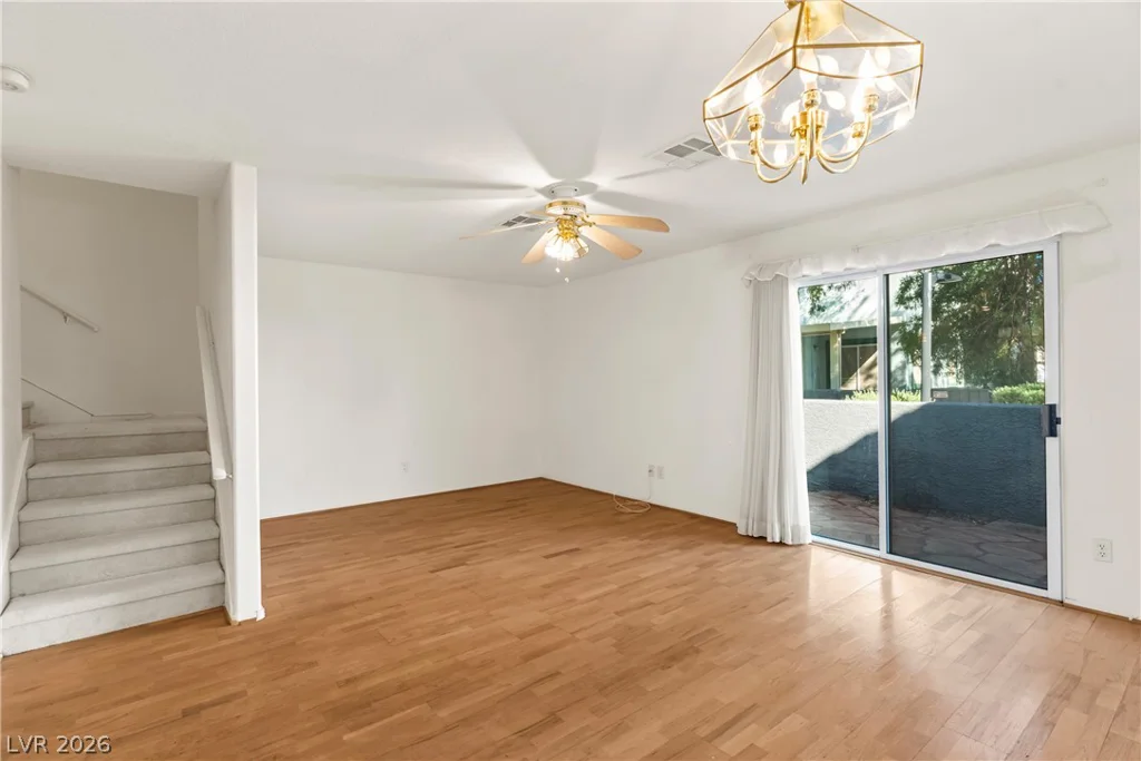 5602 Calais, Las Vegas, NV 89118