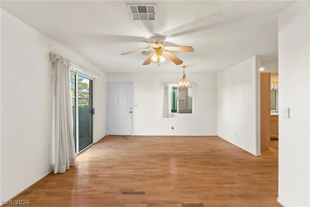 5602 Calais, Las Vegas, NV 89118