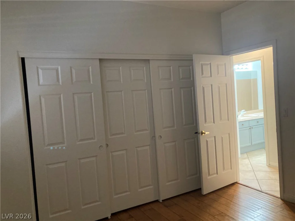 8877 Waltzing Waters, Las Vegas, NV 89147
