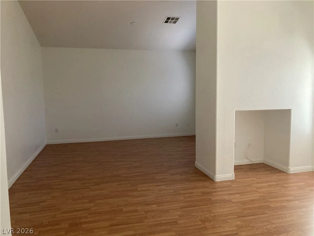 8877 Waltzing Waters, Las Vegas, NV 89147
