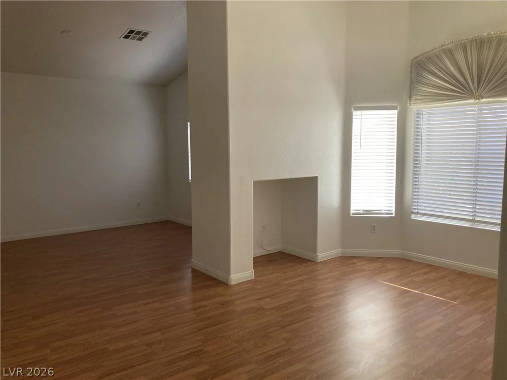8877 Waltzing Waters, Las Vegas, NV 89147