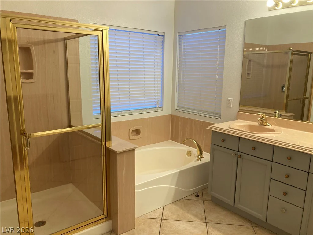 8877 Waltzing Waters, Las Vegas, NV 89147