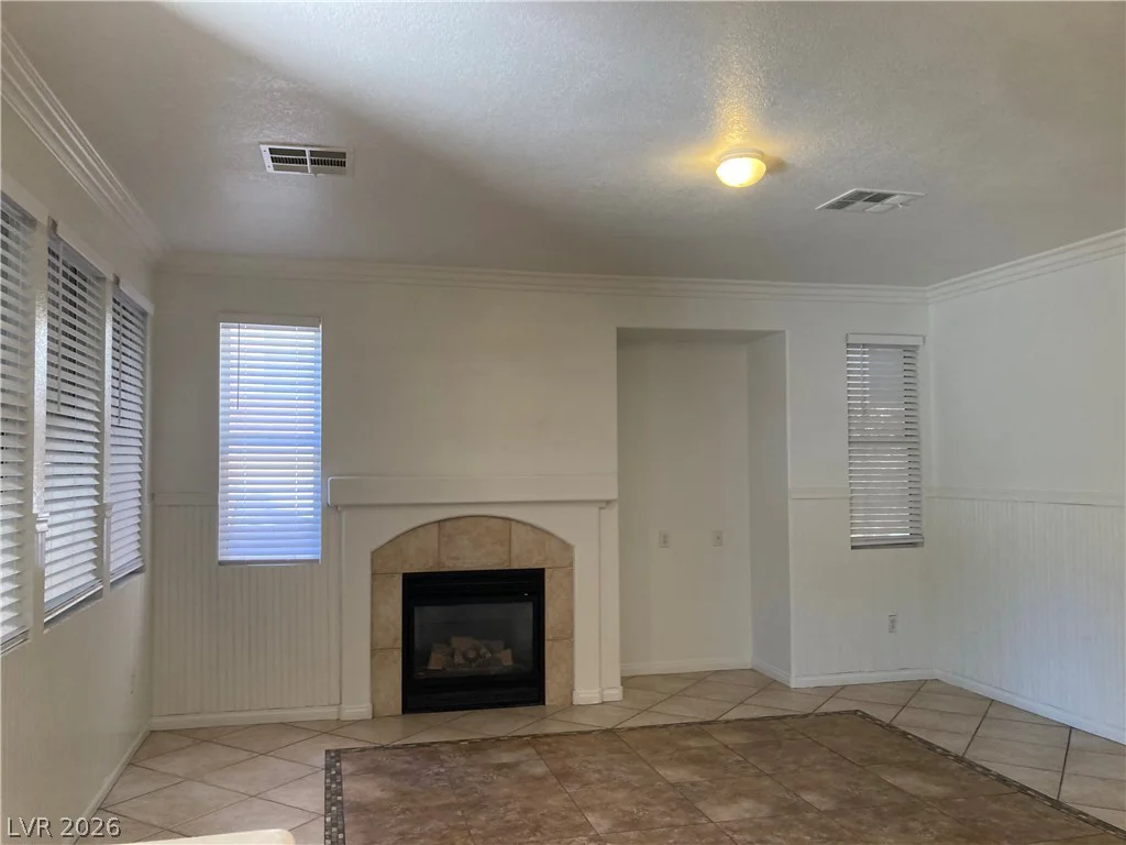 8877 Waltzing Waters, Las Vegas, NV 89147