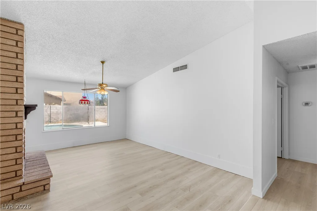 6058 Mirror Lake, Las Vegas, NV 89110