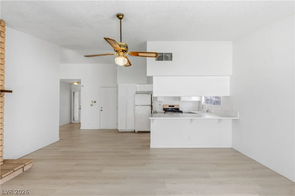 6058 Mirror Lake, Las Vegas, NV 89110