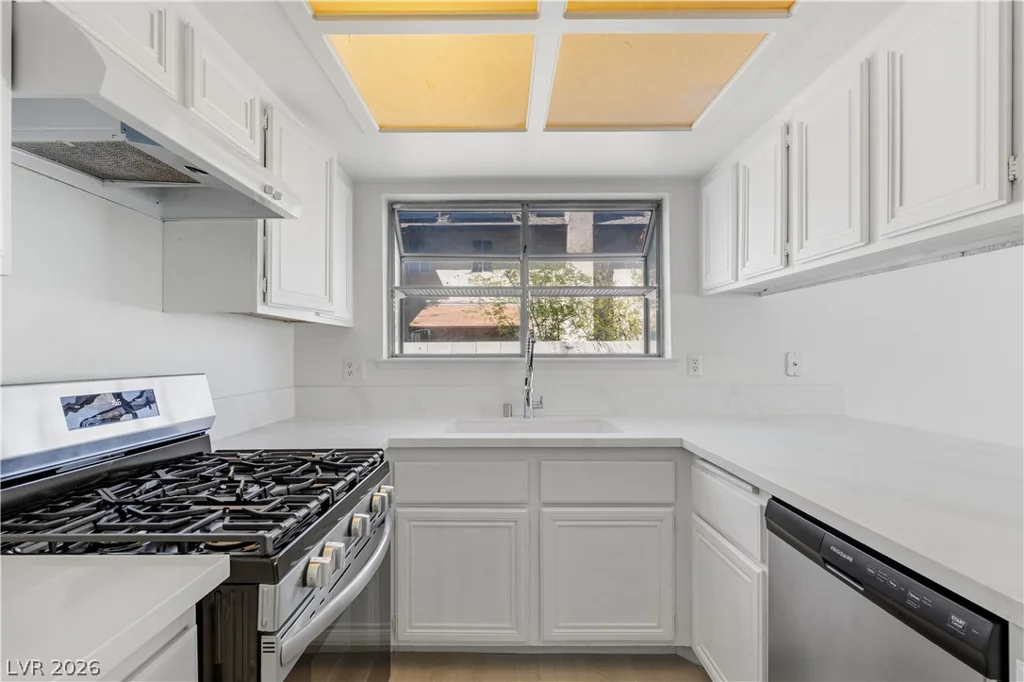 6058 Mirror Lake, Las Vegas, NV 89110