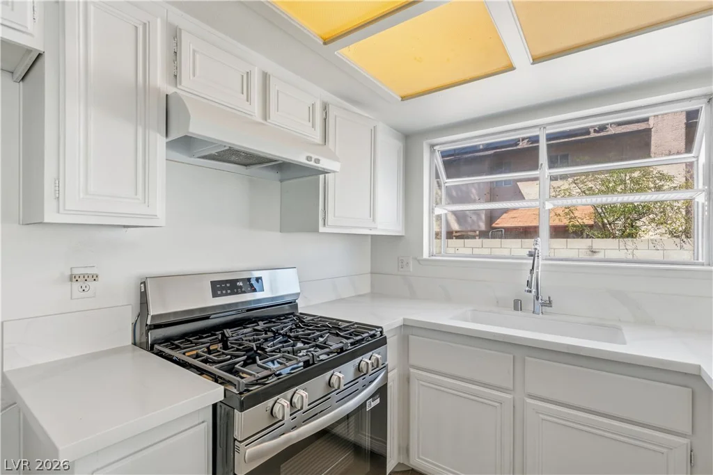 6058 Mirror Lake, Las Vegas, NV 89110