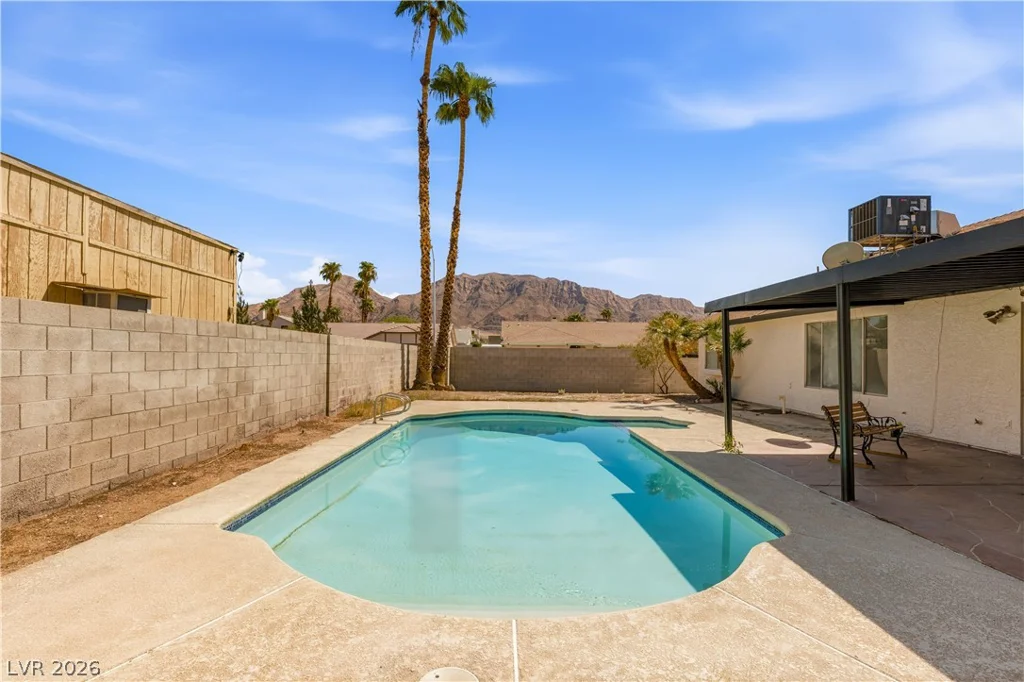 6058 Mirror Lake, Las Vegas, NV 89110