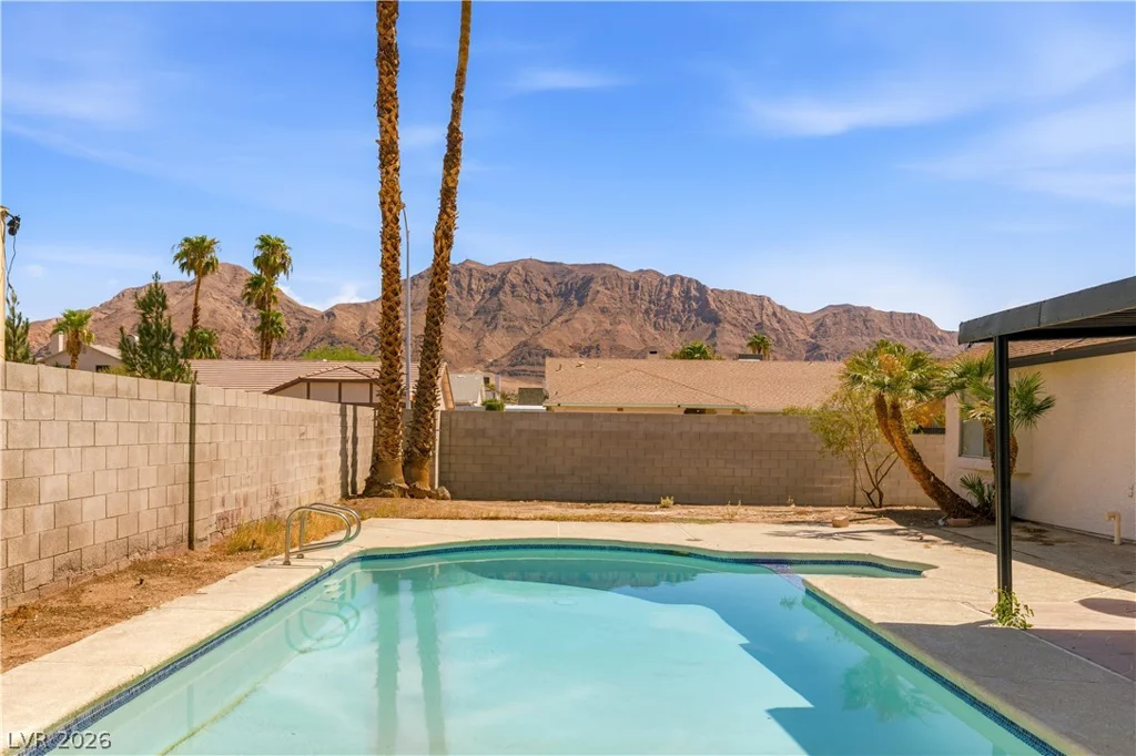 6058 Mirror Lake, Las Vegas, NV 89110