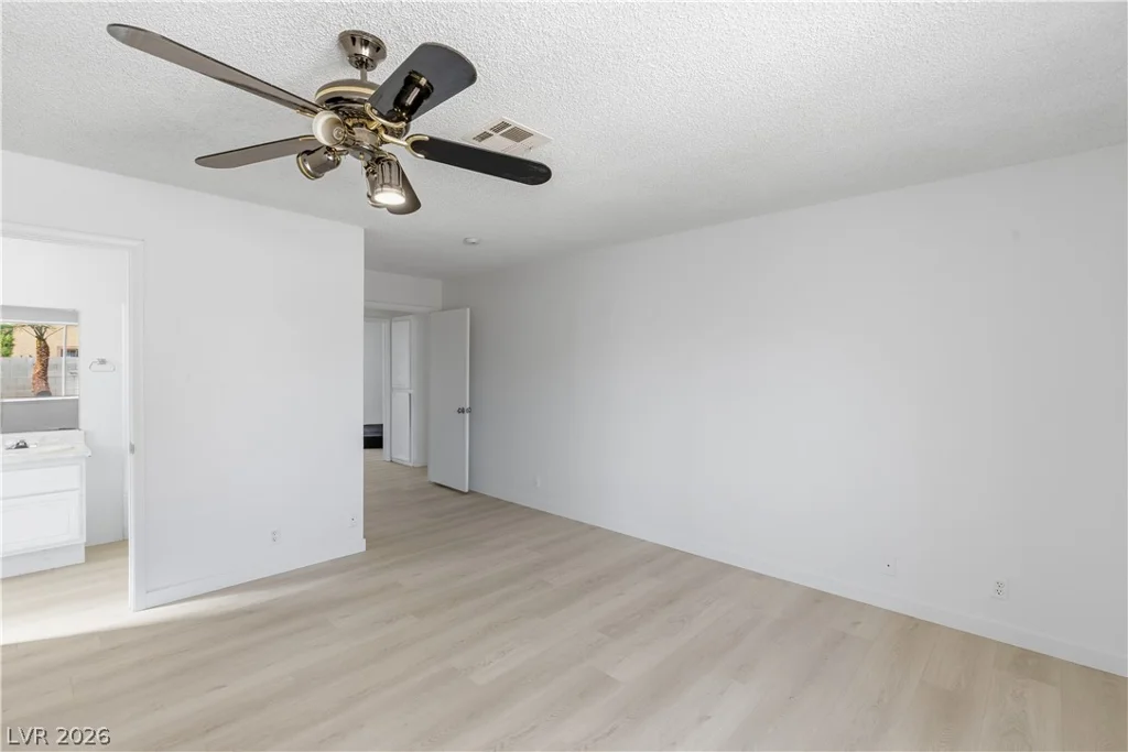 6058 Mirror Lake, Las Vegas, NV 89110