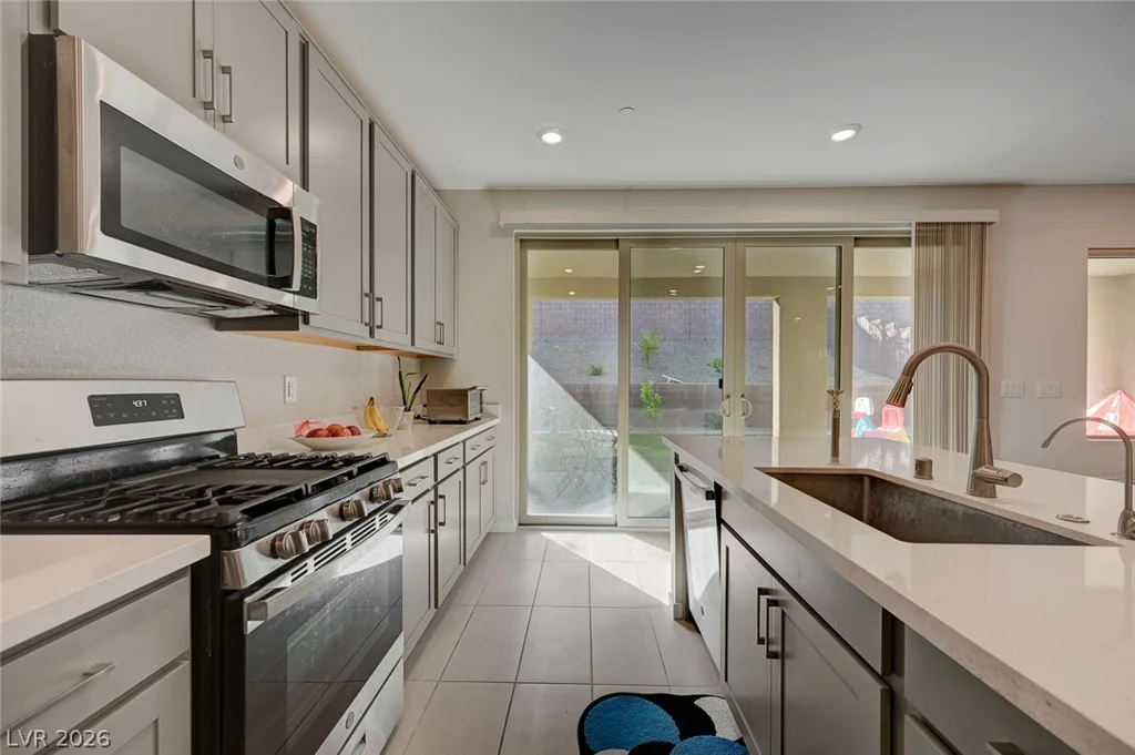 103 Medianoche, Las Vegas, NV 89138
