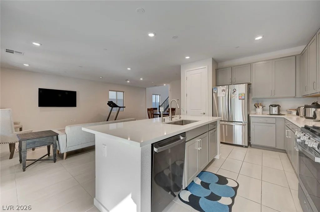 103 Medianoche, Las Vegas, NV 89138