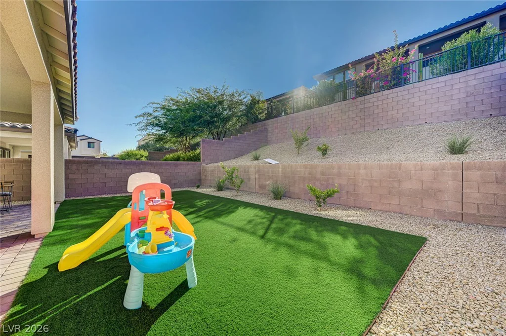 103 Medianoche, Las Vegas, NV 89138