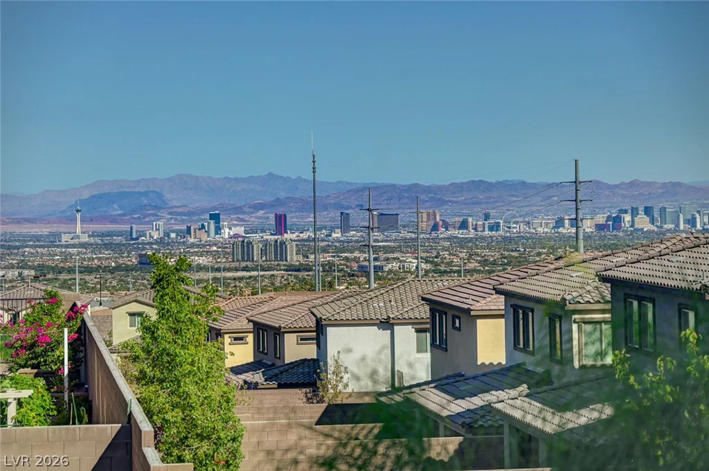 103 Medianoche, Las Vegas, NV 89138