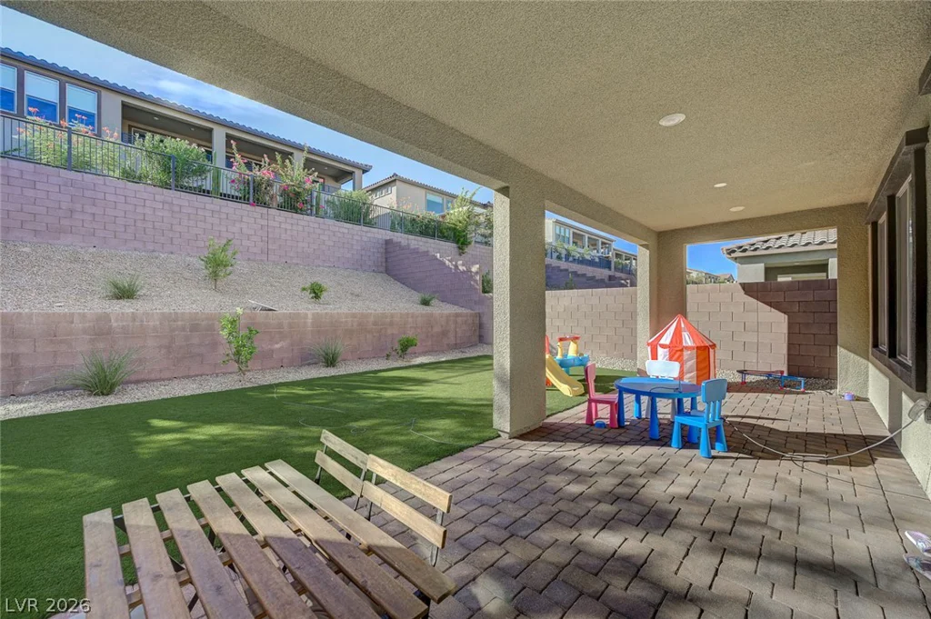 103 Medianoche, Las Vegas, NV 89138