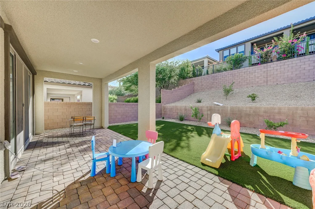 103 Medianoche, Las Vegas, NV 89138