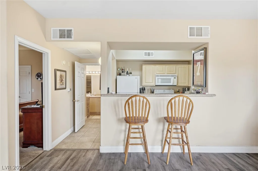 8000 Badura, Las Vegas, NV 89113