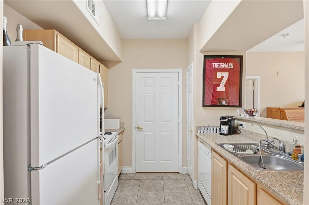 8000 Badura, Las Vegas, NV 89113