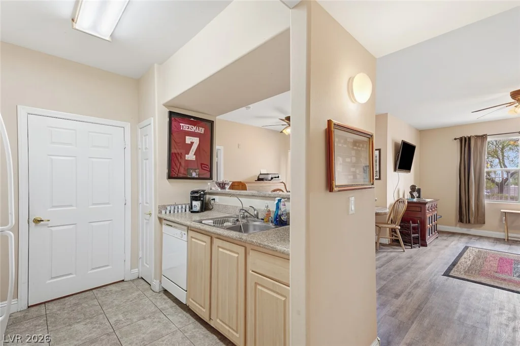 8000 Badura, Las Vegas, NV 89113
