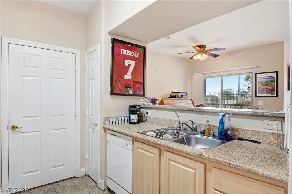 8000 Badura, Las Vegas, NV 89113