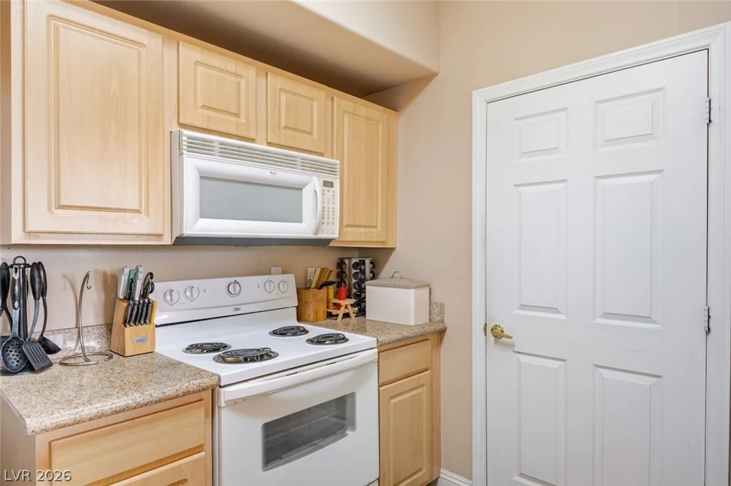 8000 Badura, Las Vegas, NV 89113