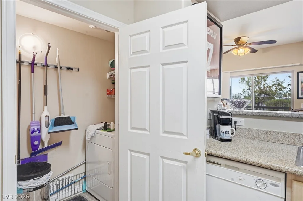 8000 Badura, Las Vegas, NV 89113