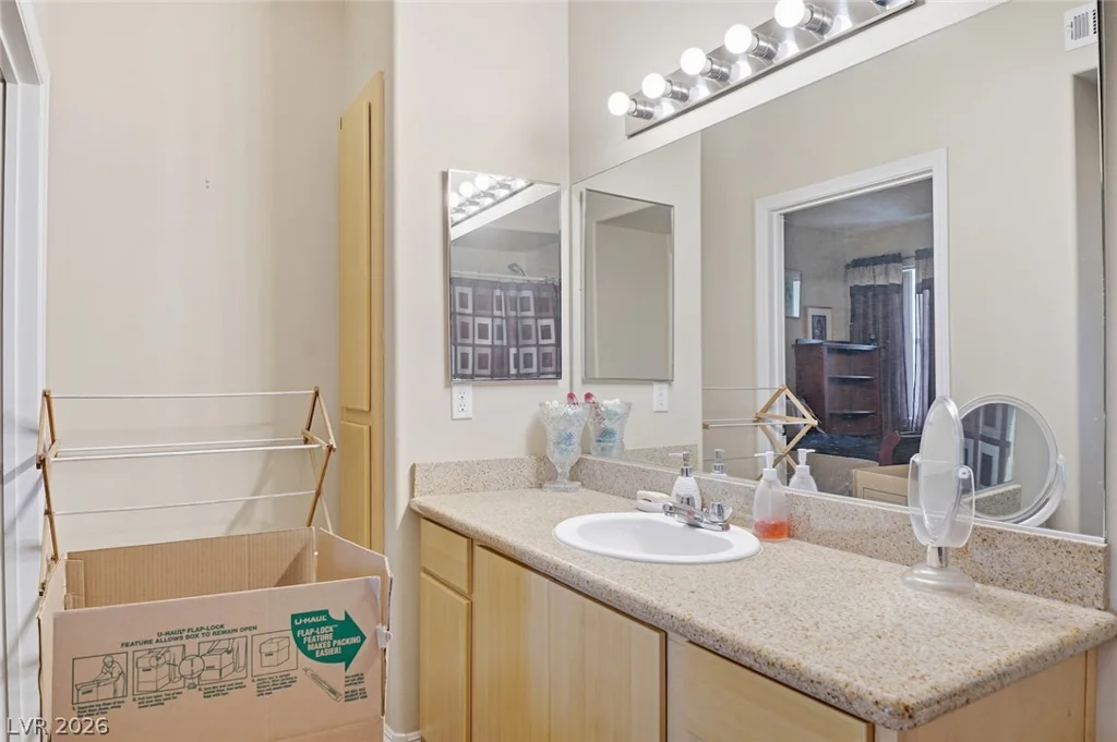 8000 Badura, Las Vegas, NV 89113