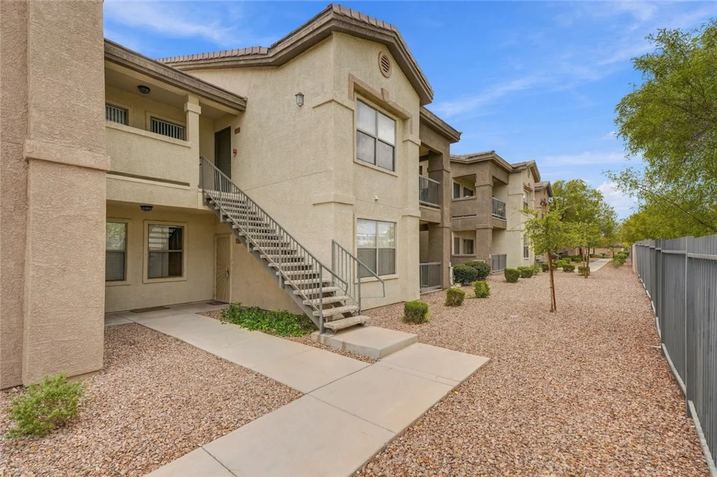 8000 Badura, Las Vegas, NV 89113