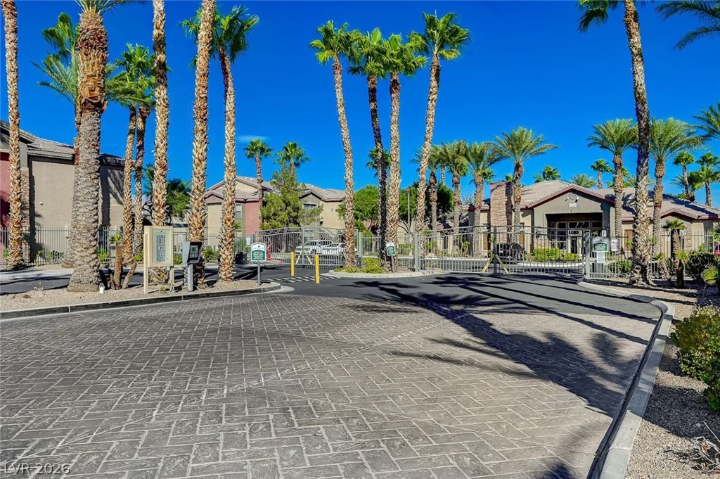 8000 Badura, Las Vegas, NV 89113