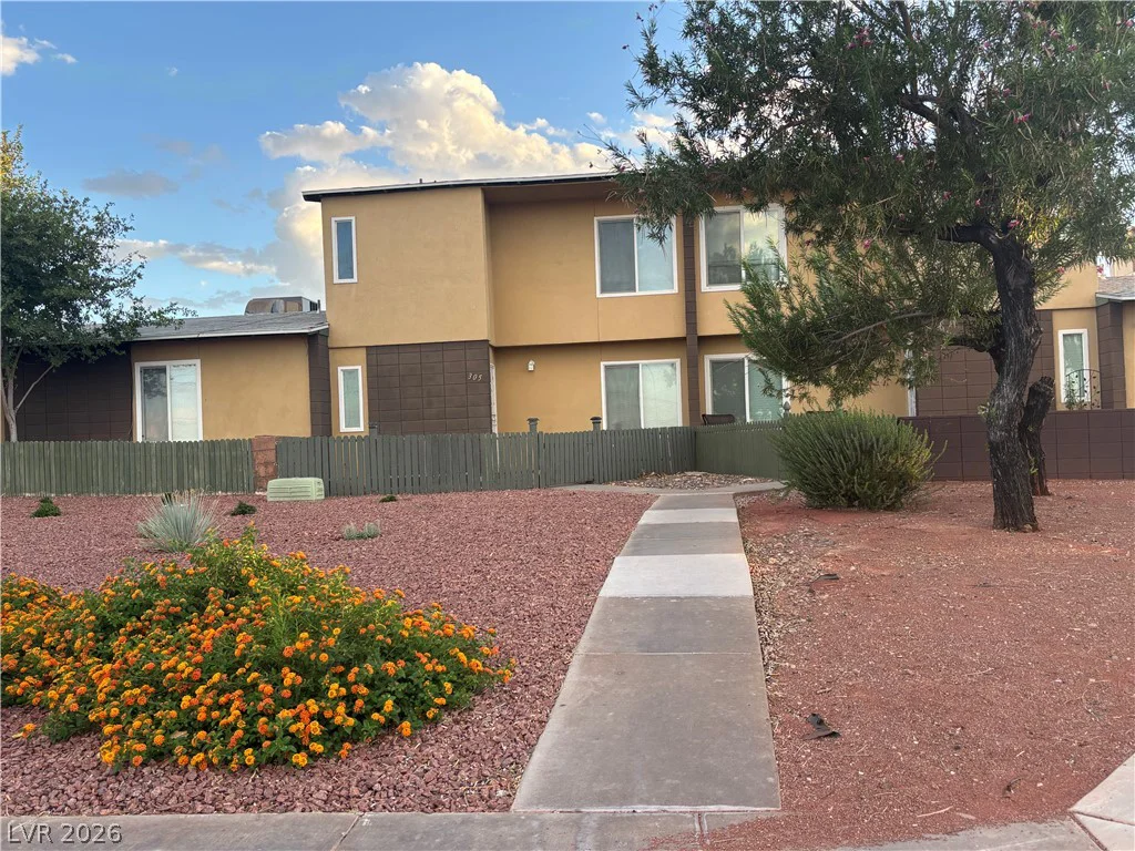 305 Van Wagenen, Henderson, NV 89015