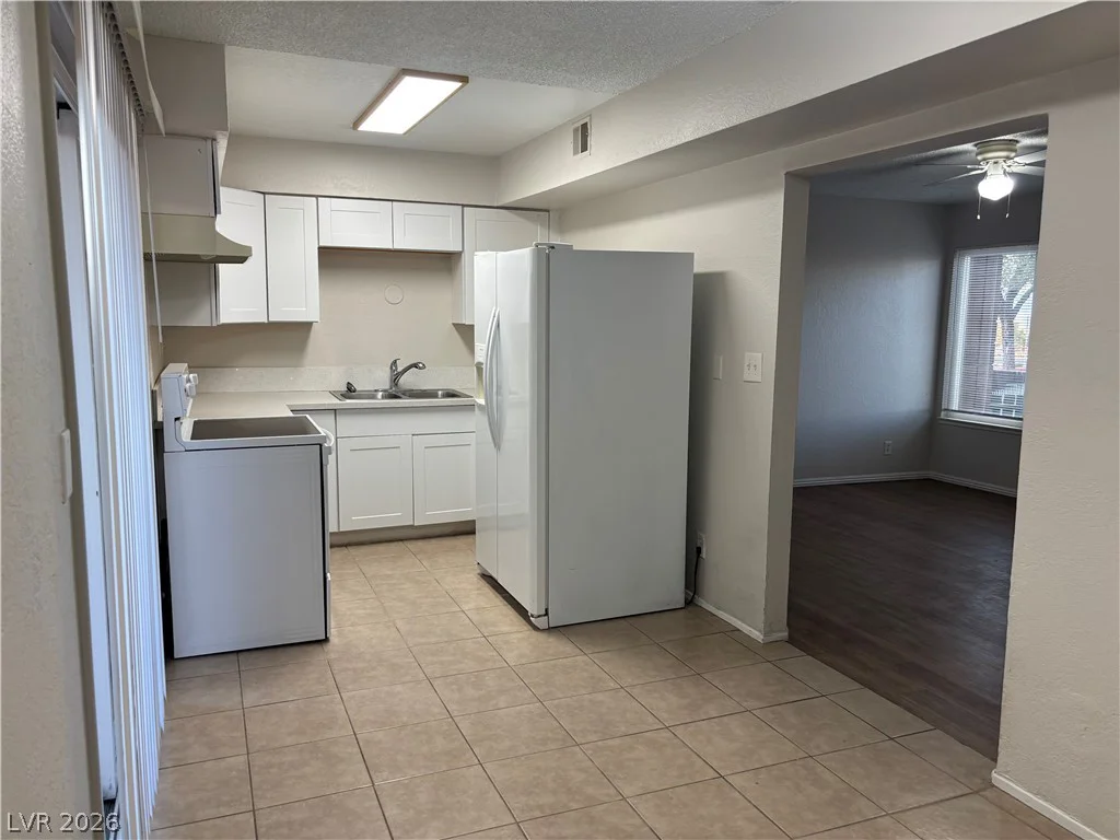 305 Van Wagenen, Henderson, NV 89015