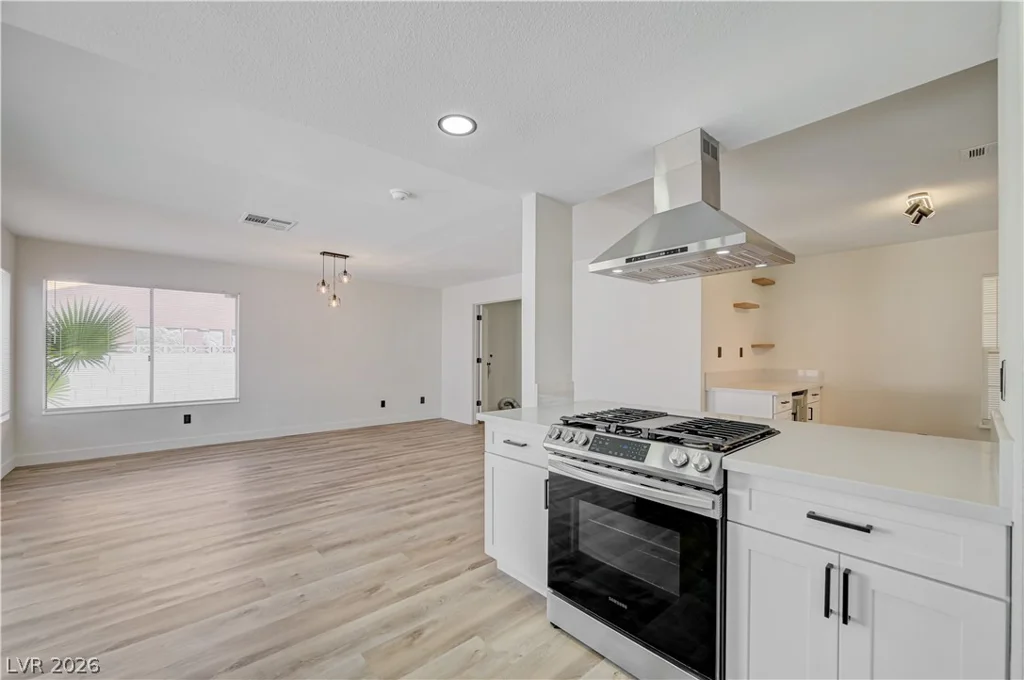 3846 Valley Meadow, Las Vegas, NV 89120