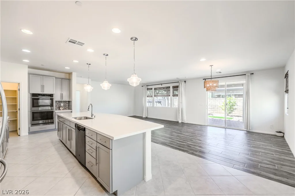 605 Cadence Vista, Henderson, NV 89011