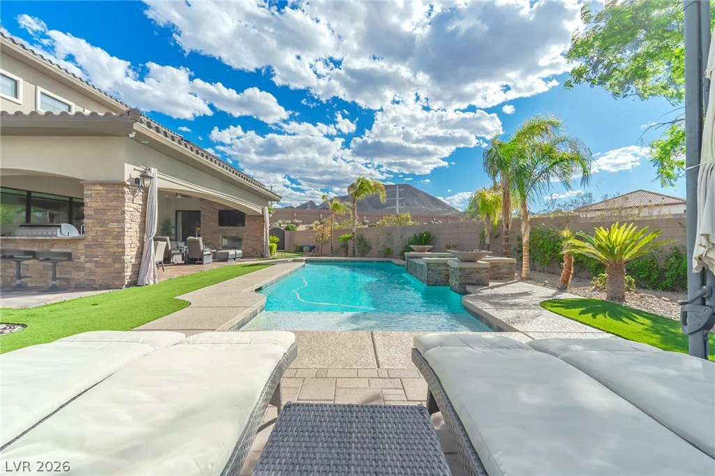 240 San Salvador, Henderson, NV 89002