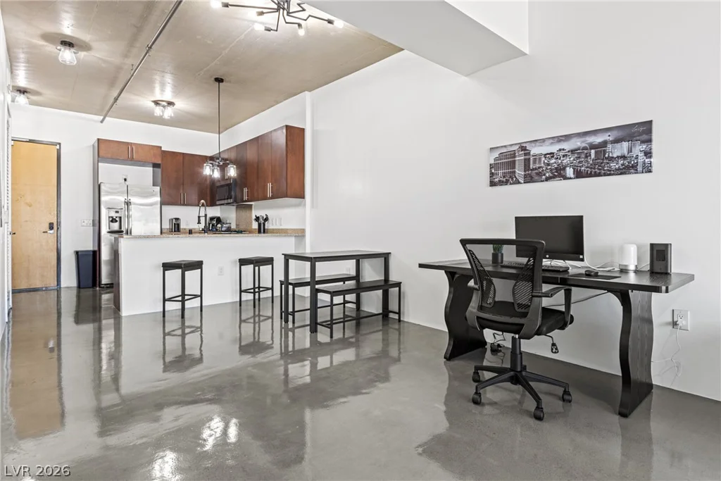 353 Bonneville, Las Vegas, NV 89101