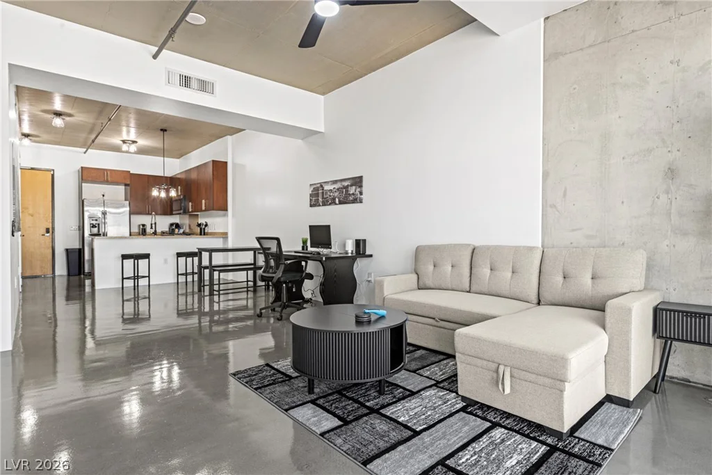 353 Bonneville, Las Vegas, NV 89101