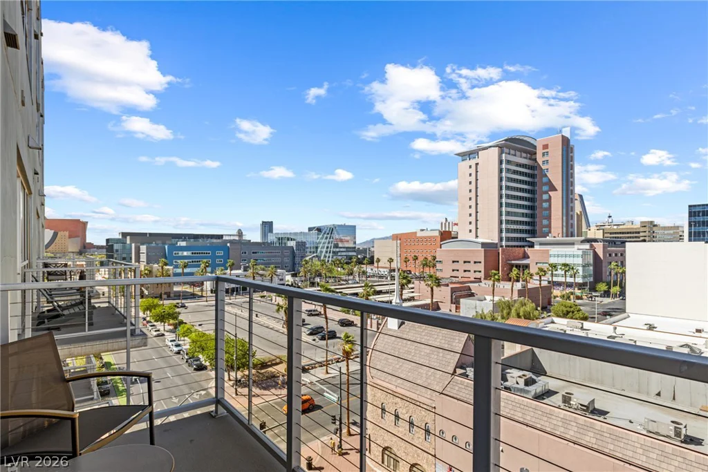353 Bonneville, Las Vegas, NV 89101