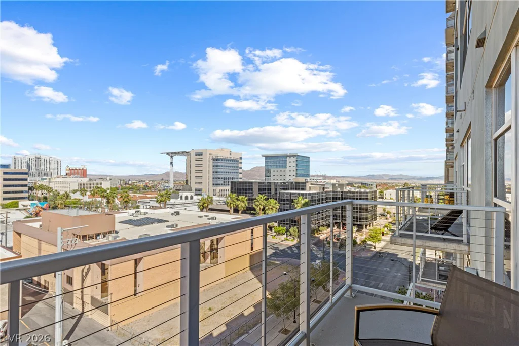 353 Bonneville, Las Vegas, NV 89101