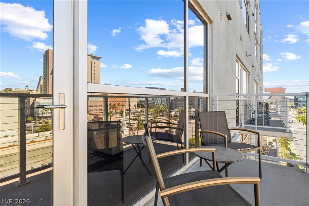 353 Bonneville, Las Vegas, NV 89101