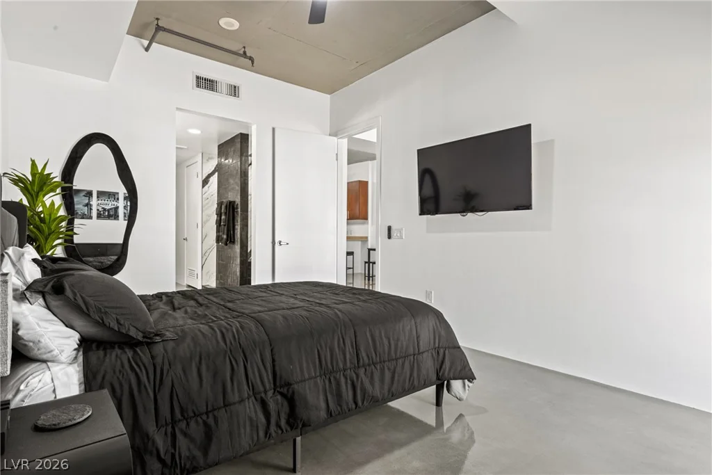 353 Bonneville, Las Vegas, NV 89101