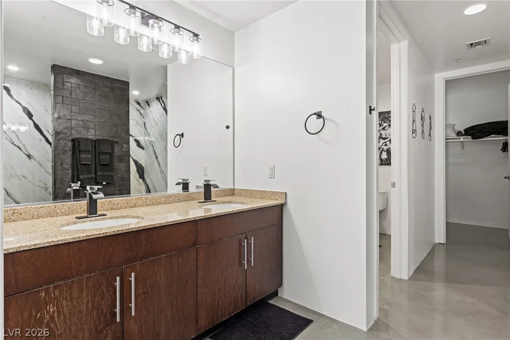 353 Bonneville, Las Vegas, NV 89101