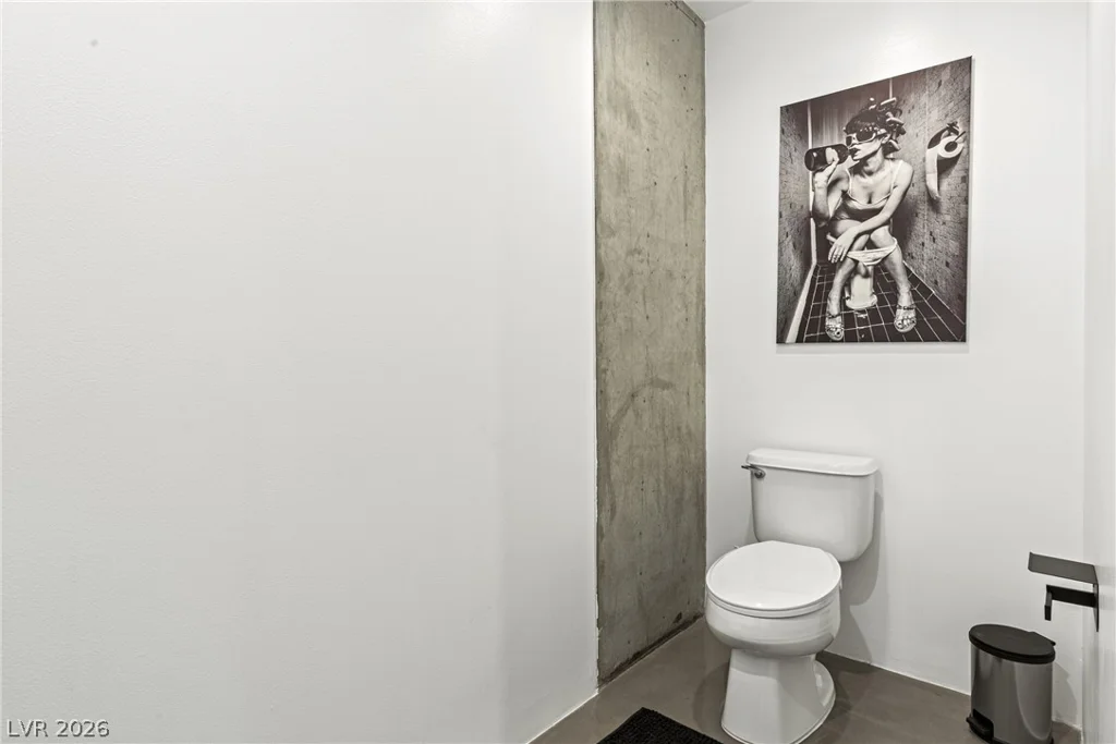 353 Bonneville, Las Vegas, NV 89101