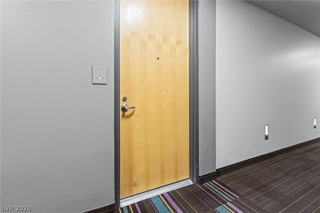 353 Bonneville, Las Vegas, NV 89101