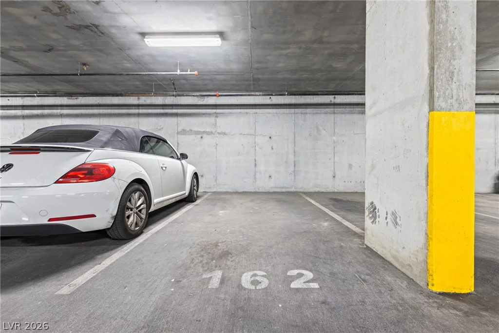 353 Bonneville, Las Vegas, NV 89101