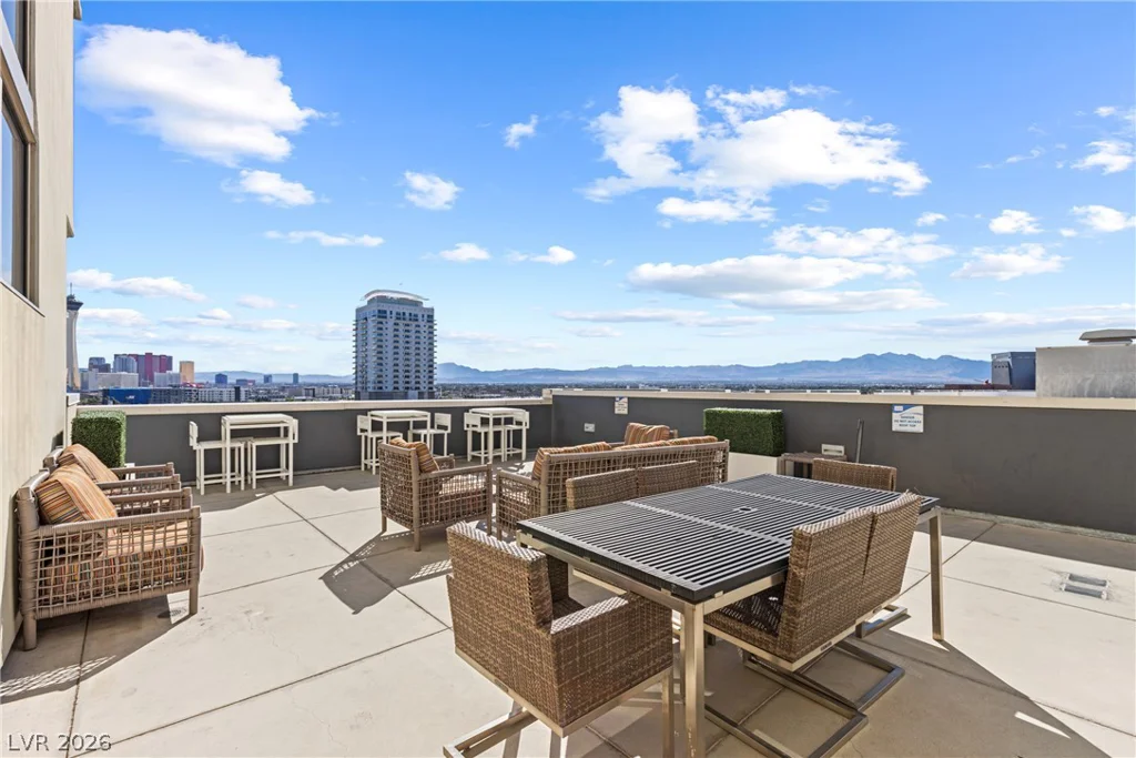 353 Bonneville, Las Vegas, NV 89101
