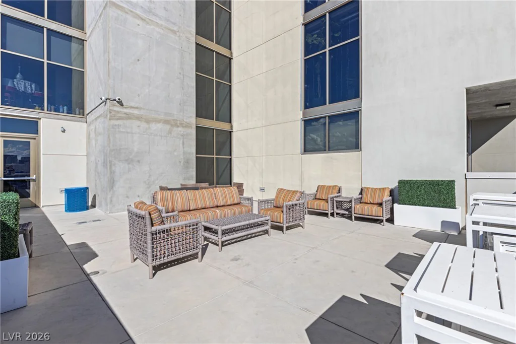 353 Bonneville, Las Vegas, NV 89101