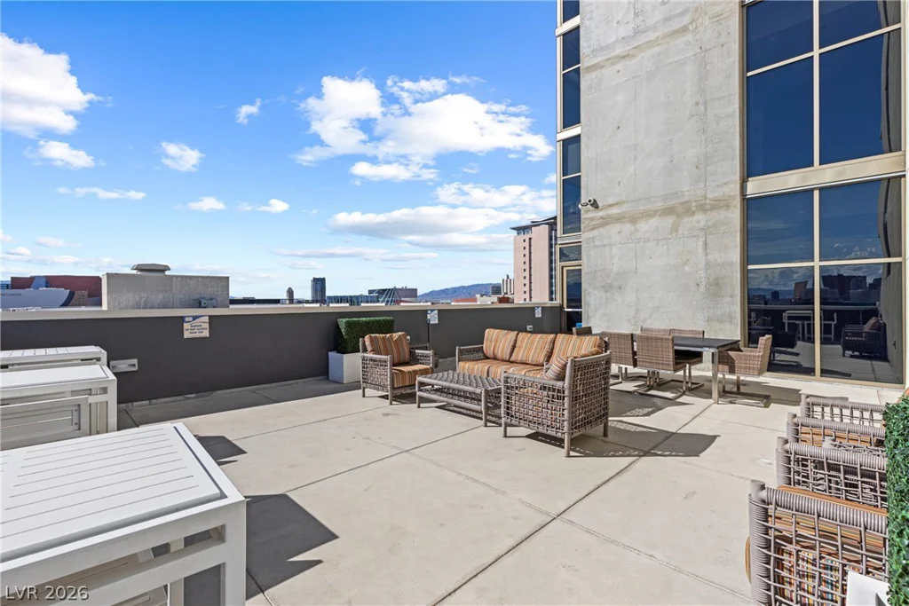 353 Bonneville, Las Vegas, NV 89101