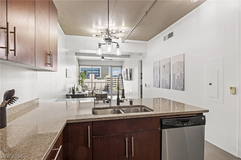 353 Bonneville, Las Vegas, NV 89101